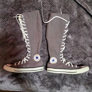 Converse Knee-high Sneaks in Gray